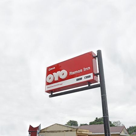 Oyo 2635 Ramos Inn Sinapuran Экстерьер фото