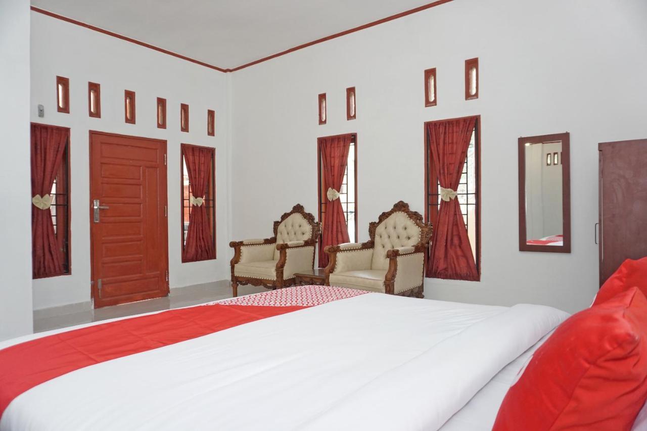 Oyo 2635 Ramos Inn Sinapuran Экстерьер фото